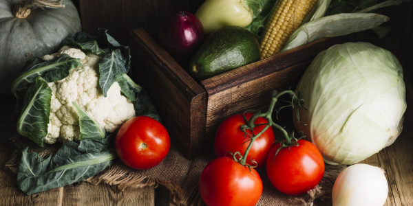 license-variety-of-vegetables-and-wooden-basket-5560240-600x300-crop-52-55.jpg